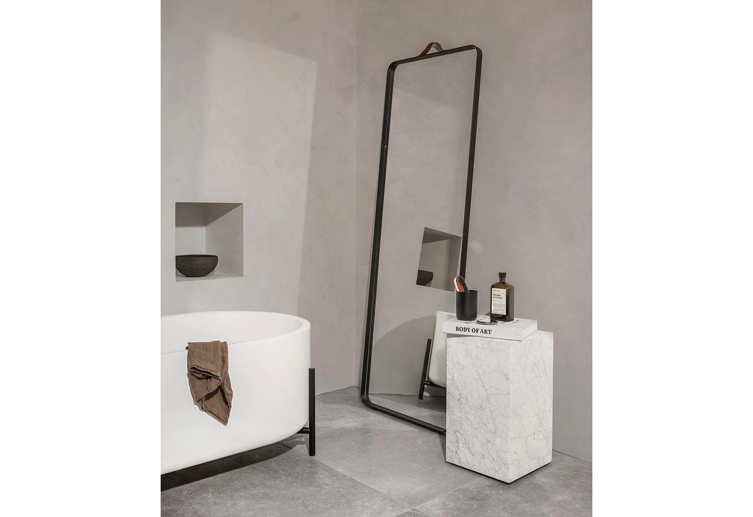 Menu Norm Floor Mirror - Image 3