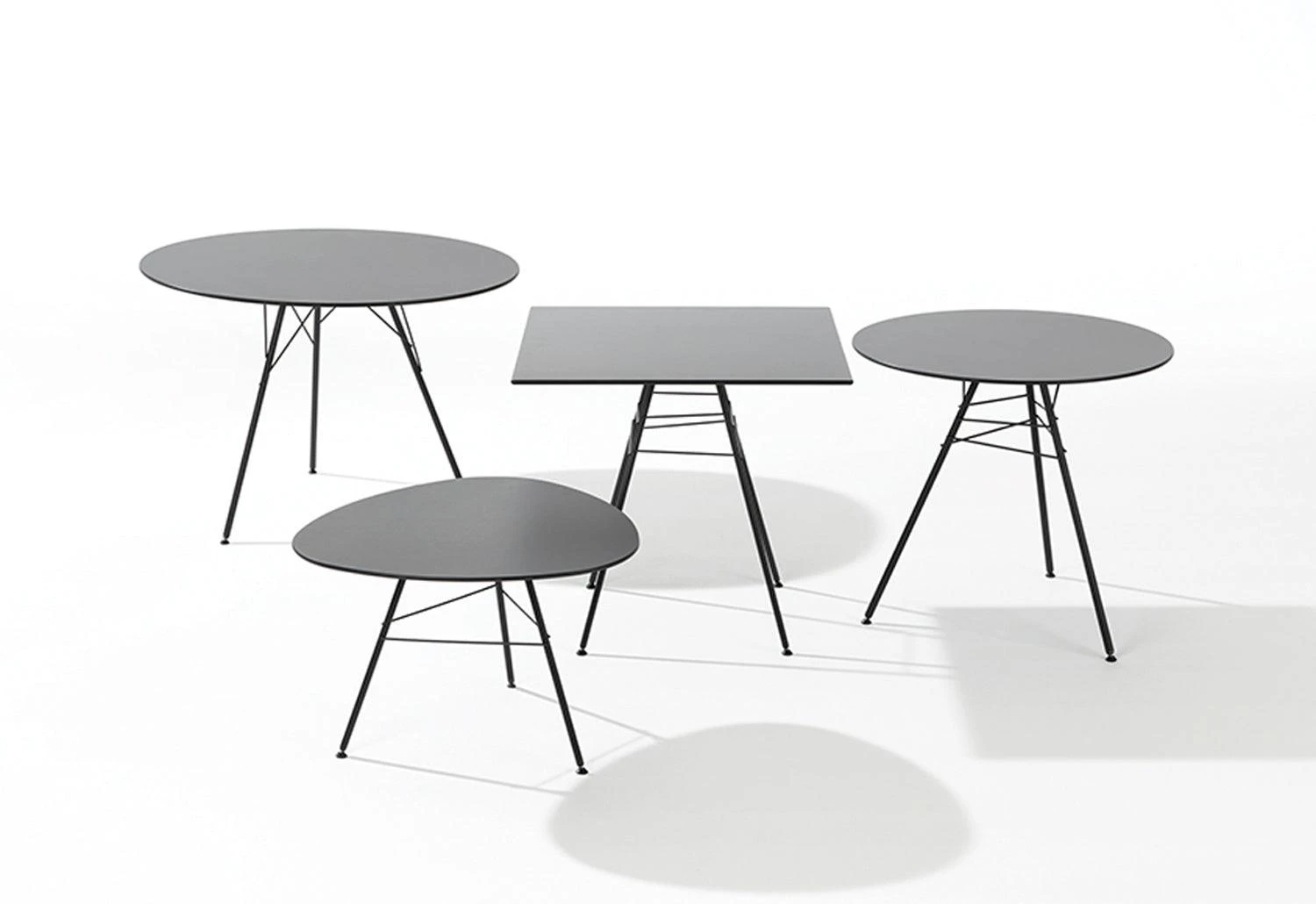 Arper Leaf Outdoor Table Square - Image 2